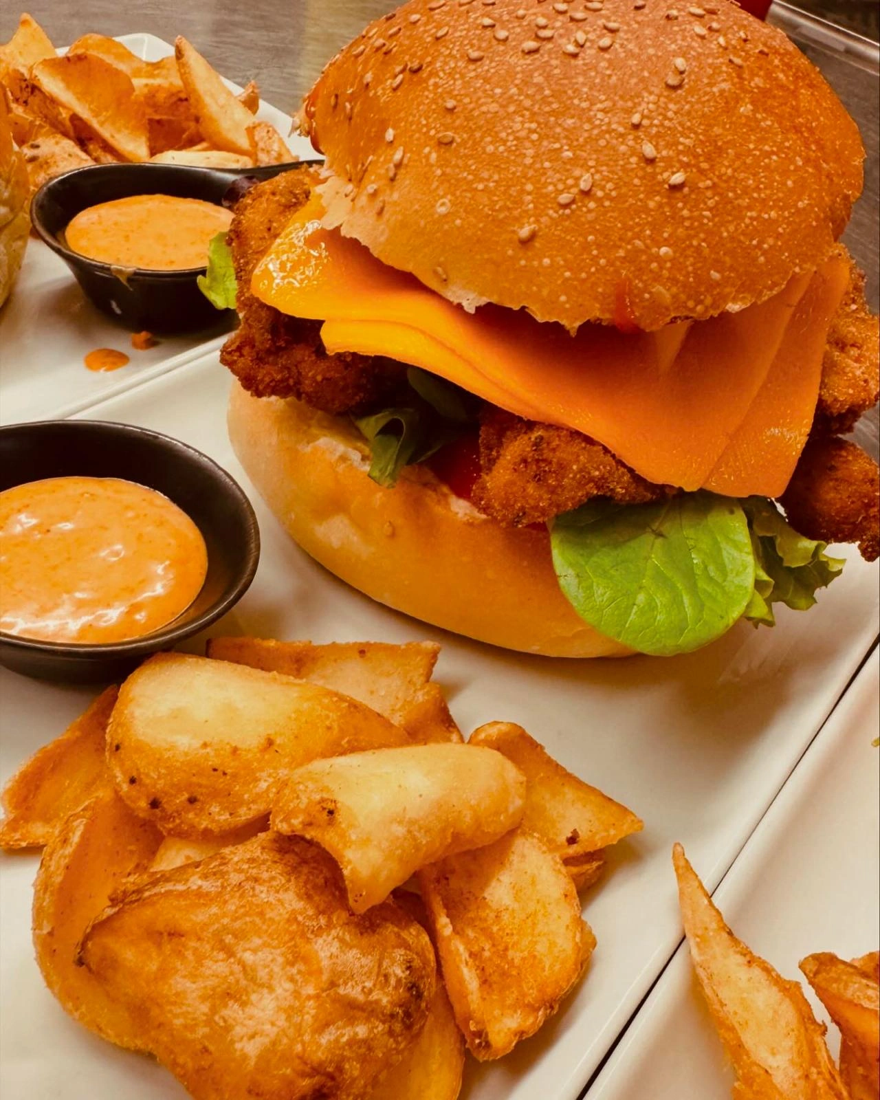 CHICKEN BURGER